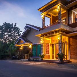 Maher House Borobudur, hotel Magelangban