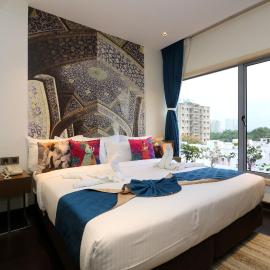Hotel Gallery 67