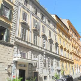 Hotel Corona,位于罗马的酒店