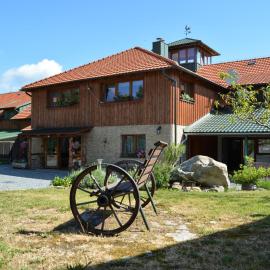 Ekofarma Horní Chrášťany, hotel in Lhenice
