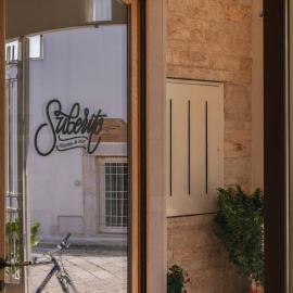 Suberito rooms&bar, hotel in Terlizzi