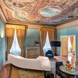 Hotel Rua Frati 48 in San Francesco، فندق في مودينا