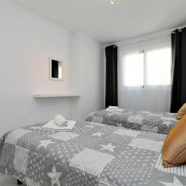 Carlos V 2-A Apartment Levante Beach, hotel di Benidorm