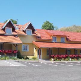 Apartments Pavlić, hotel in Rakovica