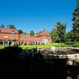 The Pinewood Hotel, hotel v destinácii Slough