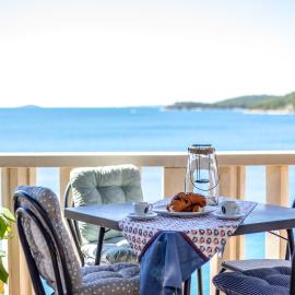 Apartments Horizont, Hotel in Rogoznica