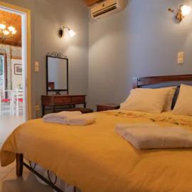 Amphitrite's House, hotell sihtkohas Neon Oitilon