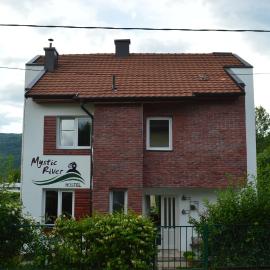 Mystic River Design Hostel, hotel in Bajina Bašta