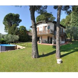 Villa Mira - pool - view - aircon, ξενοδοχείο σε Lonato