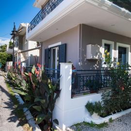 Kris&Strato's Studio, Hotel in Lygia