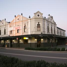 Peden's Hotel, viešbutis mieste Sesnokas