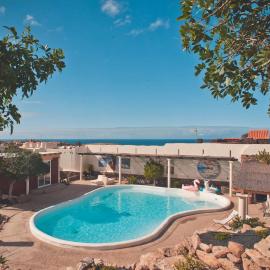 Agua - Cinco Elementos - Surf & Yoga Stay, hotel u gradu 'La Pared'