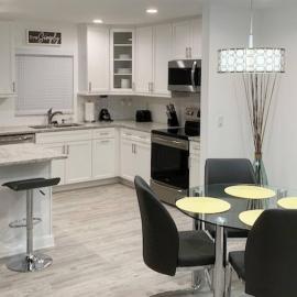Near Beaches & IMG Academy, Mins to Downtown, hotel in Bradenton