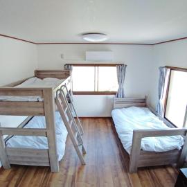 ツバメハウス, Hotel in Tenri
