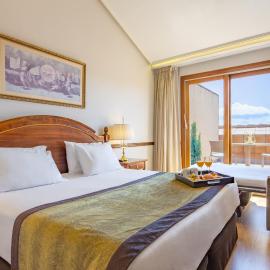 Dorma Reina Isabel, hotel in Ávila