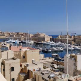 The Penthouse Flat-terrace&view