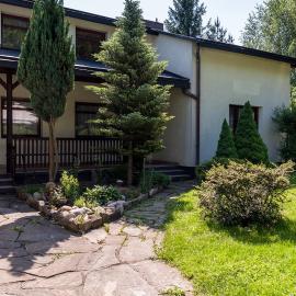 Między Zdrojami, hotel in Rymanów