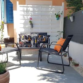 Holiday home Blue door in Pula, hotel u Puli