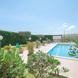 B&b Vittoria House โรงแรมในคาร์เลนตินี