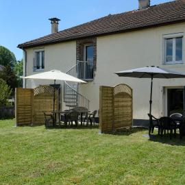 L'Orée des Lacs (Appartement n°1), Hotel in Pont-de-Poitte