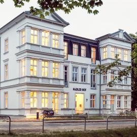 OSTKÜSTE - Nadler Hof Design Apartments, hotel in Ahlbeck