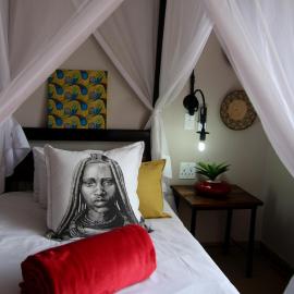 Viesnīca Etotongwe Lodge pilsētā Oučo
