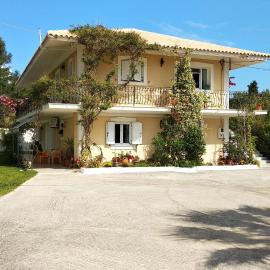 Polymnia Apartments, hotel din Spartia