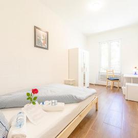 YELLOW INN- Simple Rooms and Easy Parking direkt bei der OLMA nahe HSG und Spital: St. Gallen'da bir otel