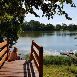Urocza Przystan, hotel en Kiemiany