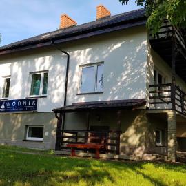 Noclegi Wodnik, hotel in Przybrodzin