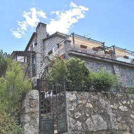 Los corzos, Hotel in Burgohondo