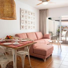 Can Serol Apartaments, hotel Capdeperában