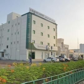 Al Sqlawi Hotel Apartments – hotel w mieście Sur