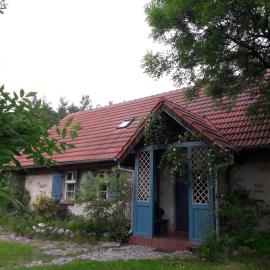 Dom w Puszczy, hotel di Kwiejce Nowe