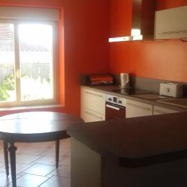 MAISON DE VACANCES, hotel in Grancey-sur-Ource