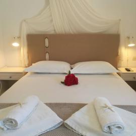 Andreas and Petrinela Rooms – hotel w mieście Triovasálos