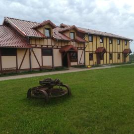 Pensjonat Przy Stajni, отель в городе Kierzkowo