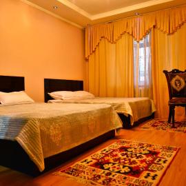 Astoria B&B, hotel in Osh