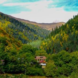 Summer house on a hill near Shovi, hotel a Glola