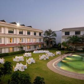 Hotel Express Residency-Jamnagar, hótel í Sika