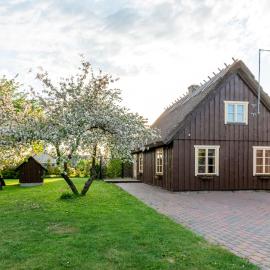 Jossi Holiday Home, ξενοδοχείο σε Nasva