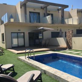 Duplex con piscina individual y vistas al mar en Torrevieja