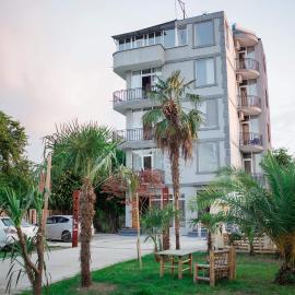 HOTEL Dadu – hotel w mieście Batumi