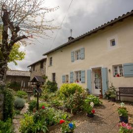 La Maison Des Fleurs, hotel u gradu Montembœuf