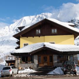 Hotel Angelo, hotel v mestu Passo del Tonale