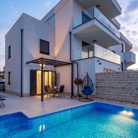 Luxury Apartment Joo & Joo, hotel in Murter
