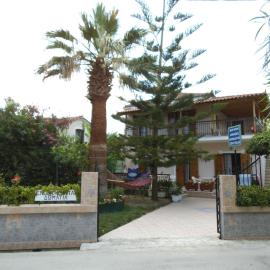 Villa Xenos, hotel a Kalamákion