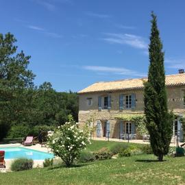 Chambres d'Hôtes Le Val de la Garenne, hotel u gradu Senouillac