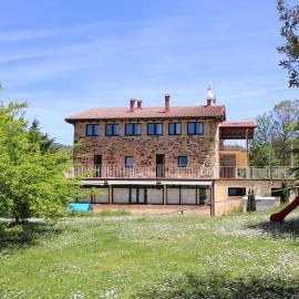La Romanika de Fellini, hotel in San Martín de Elines