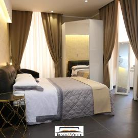 Residence Black & White, hotel v Neapole